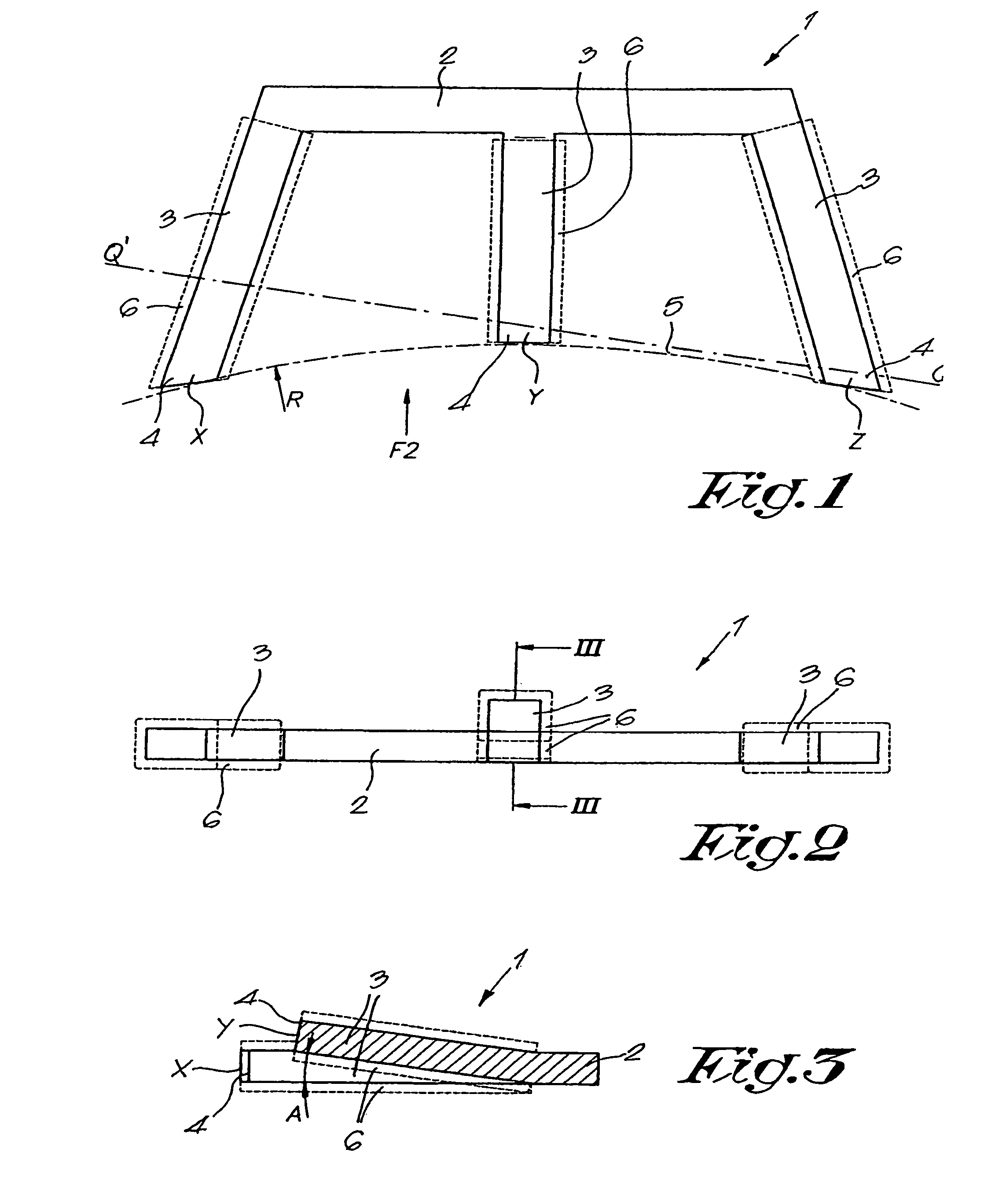 Auxiliary tool for putting a tire on a rim