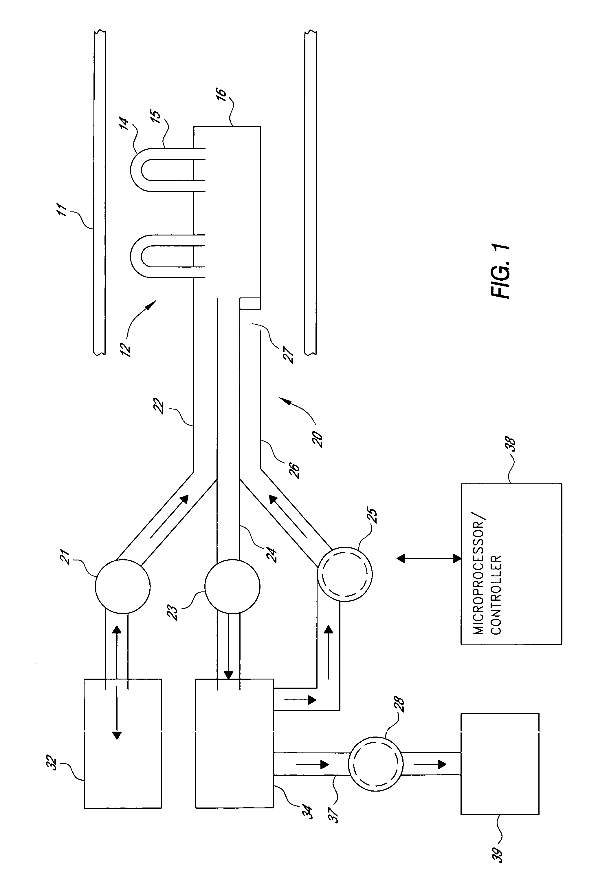 Apparatus and method for in-vivo plasmapheresis using periodic backflush containing anticoagulant