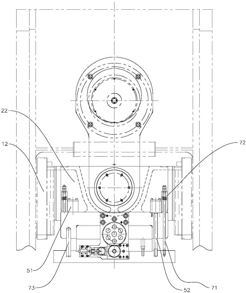 A manual adjustment wedge block type closed mold height adjustment device