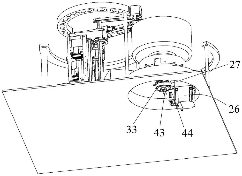 Automatic assembling and disassembling device for reaction tubes