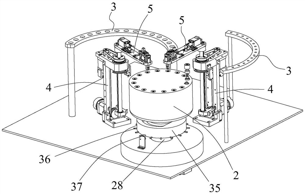 Automatic assembling and disassembling device for reaction tubes