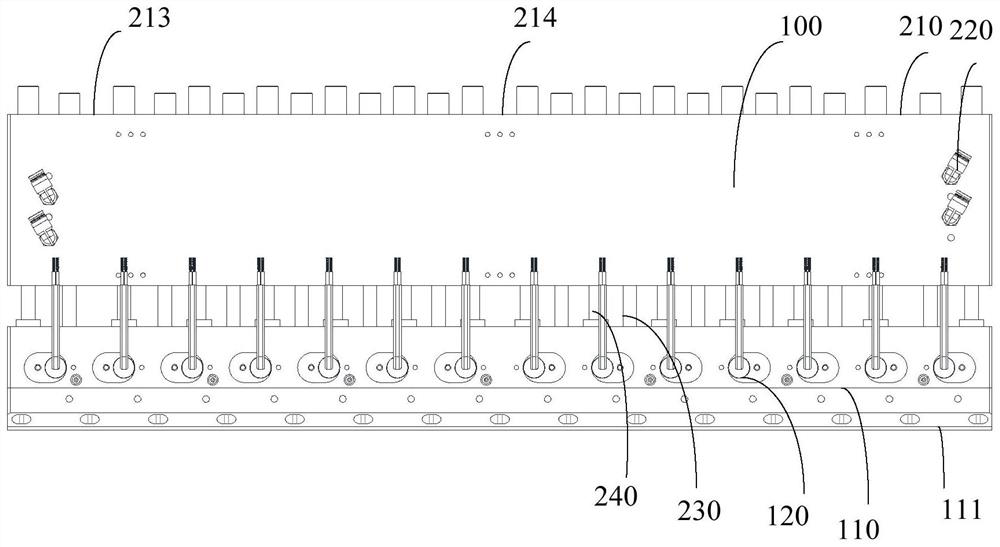 Bonding head, bonding device, and forming method of cooling channel