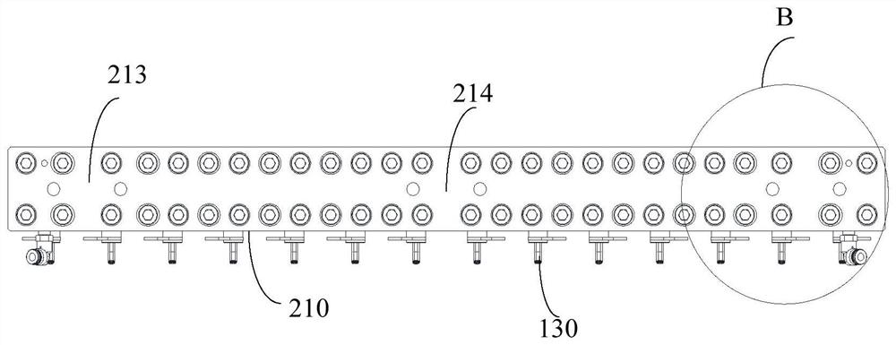 Bonding head, bonding device, and forming method of cooling channel