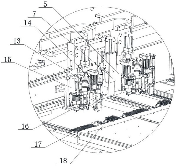 PCB automatic machining device and automatic machining process with automatic pin driving and pulling function