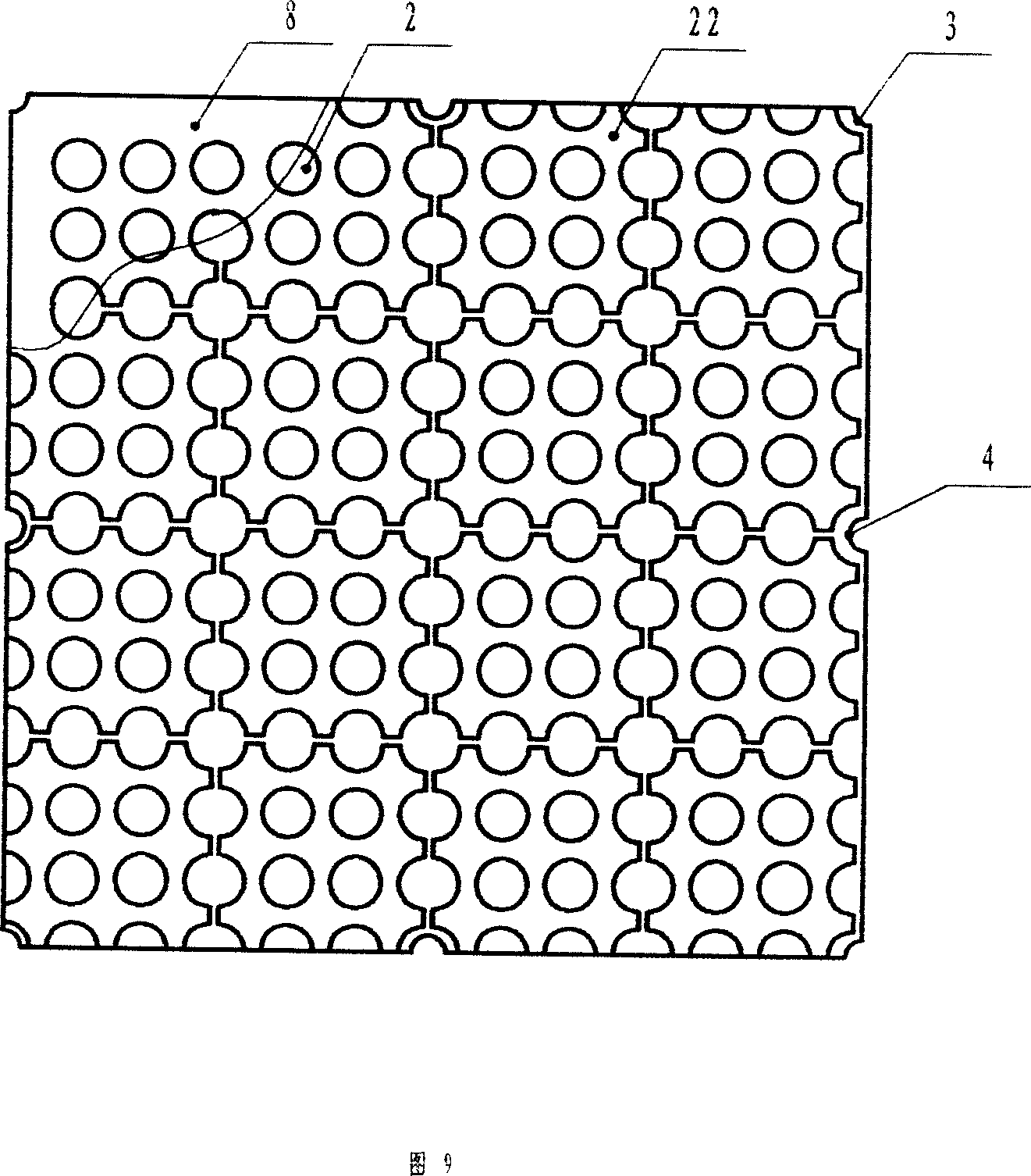 Screen deck and combined screen plate thereof