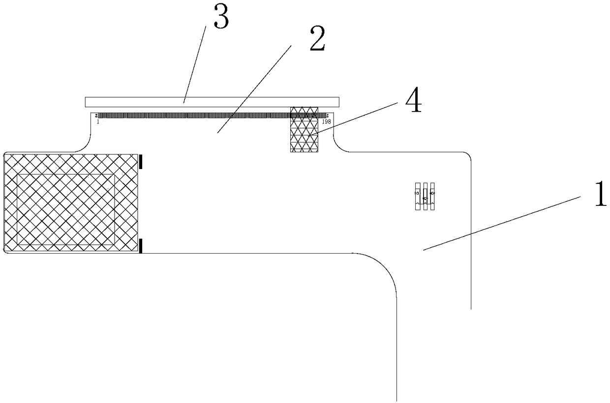 Shielding structure capable of reducing electromagnetic interference of display screen