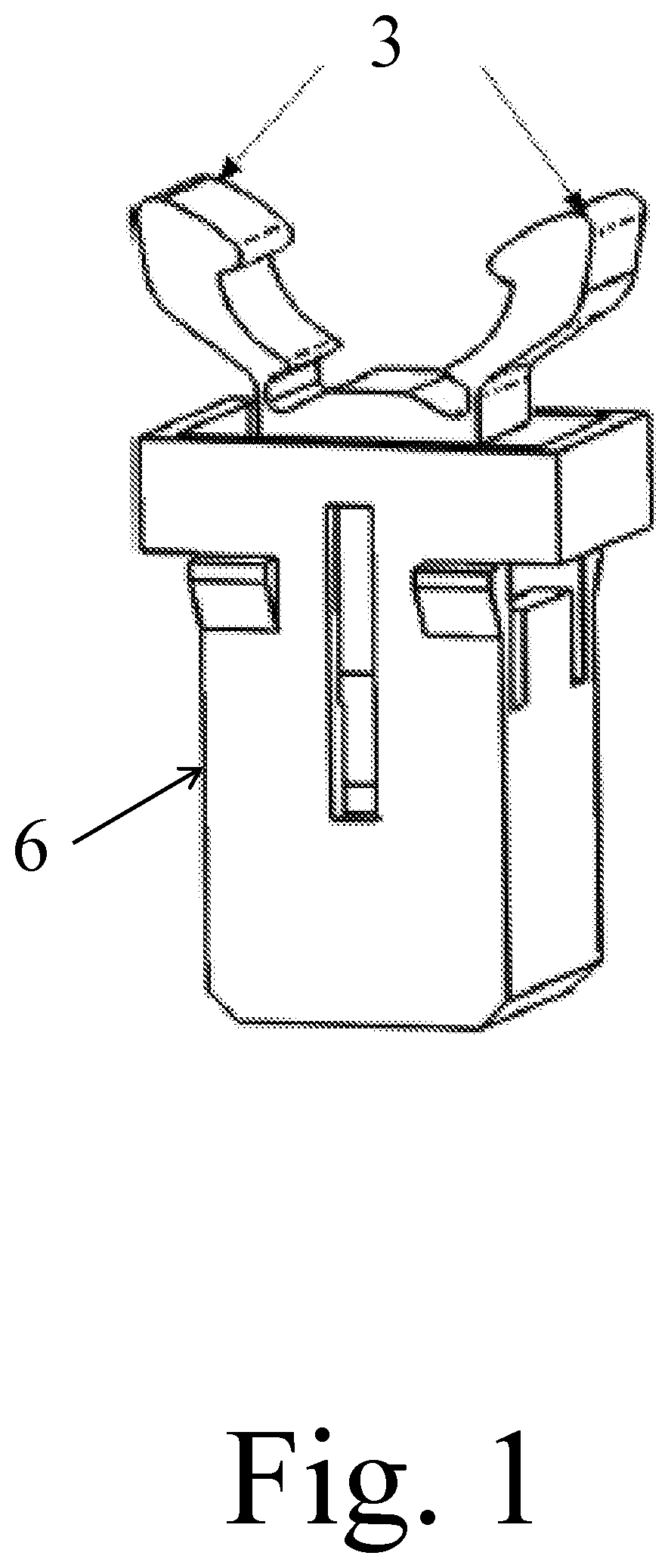 Dispensing Tub with Spreader/Retainer Ribs on the Cover