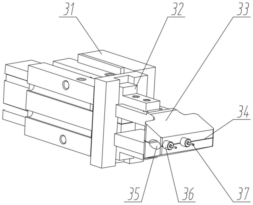 Small thin-wall refrigeration pipe grading conveying device for logistics cold chain storage