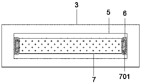 Material charge device for plastic particles