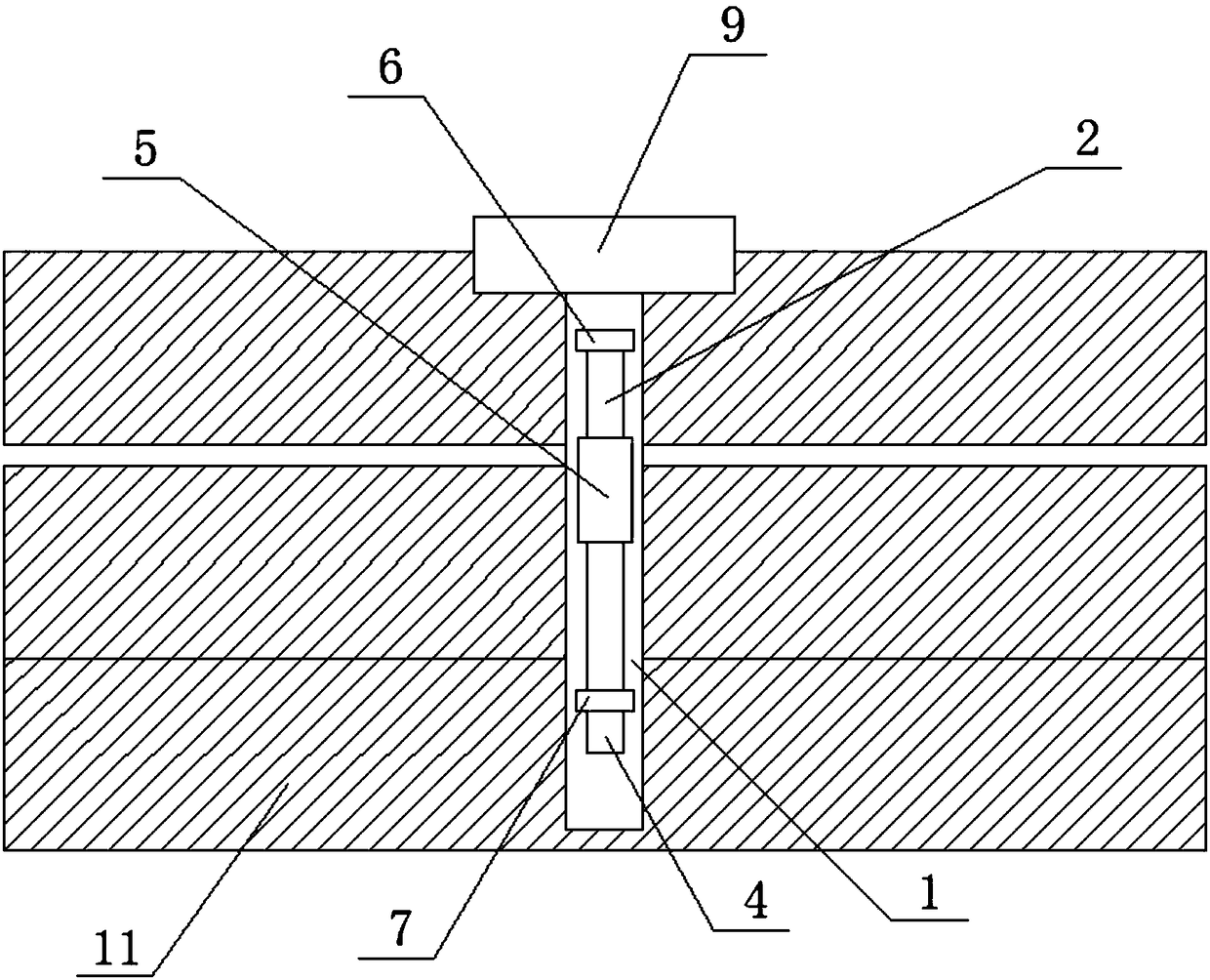 Wood floor edge closing-up device