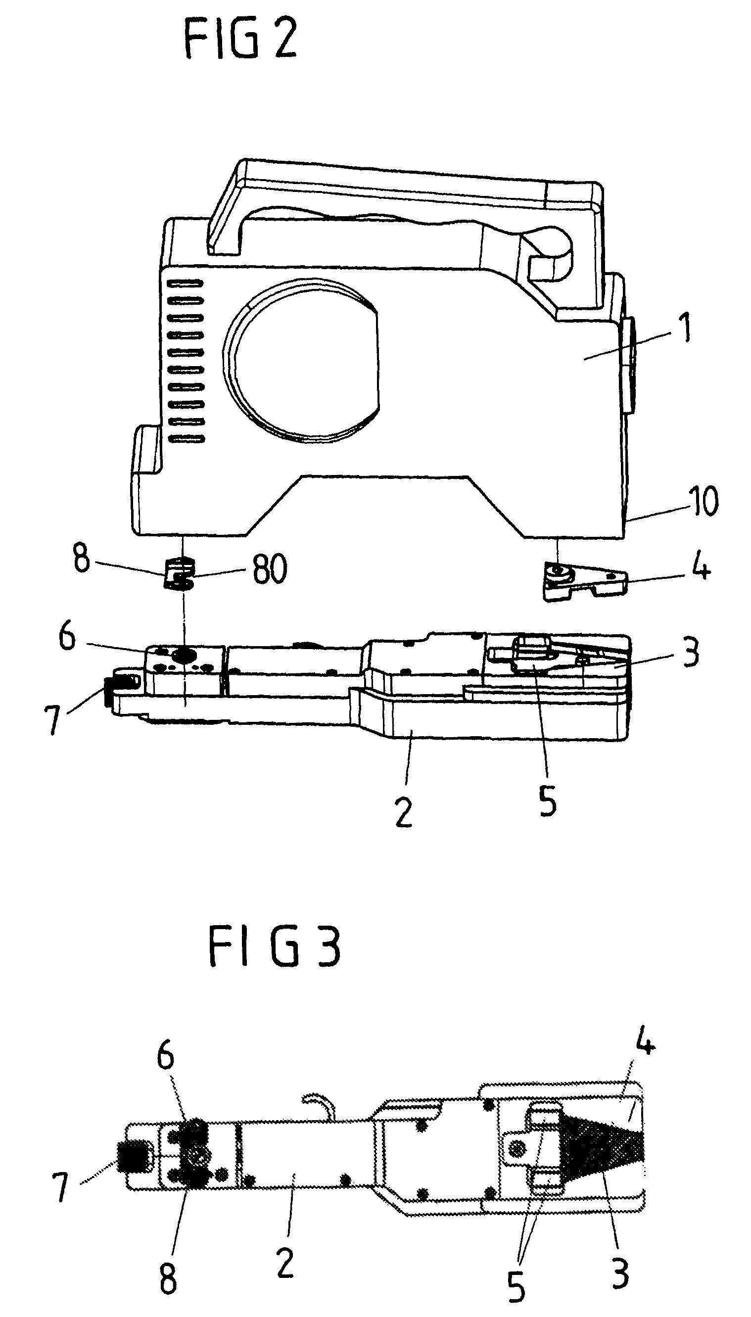 Device for connecting a camera to a supporting device