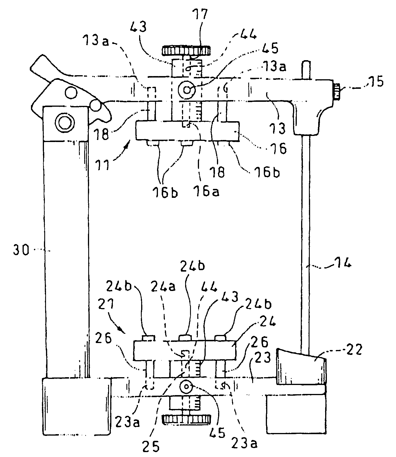 Dental articulator, method for producing dentures and method for adjusting the articulator in occlusion height in preparing the dentures