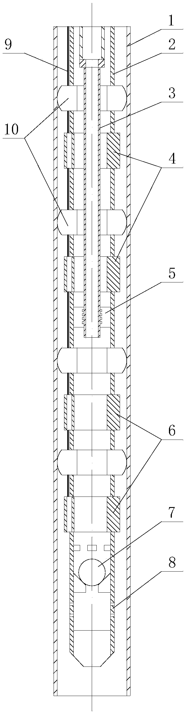 Water-gathering co-well layering co-charging process tubular column