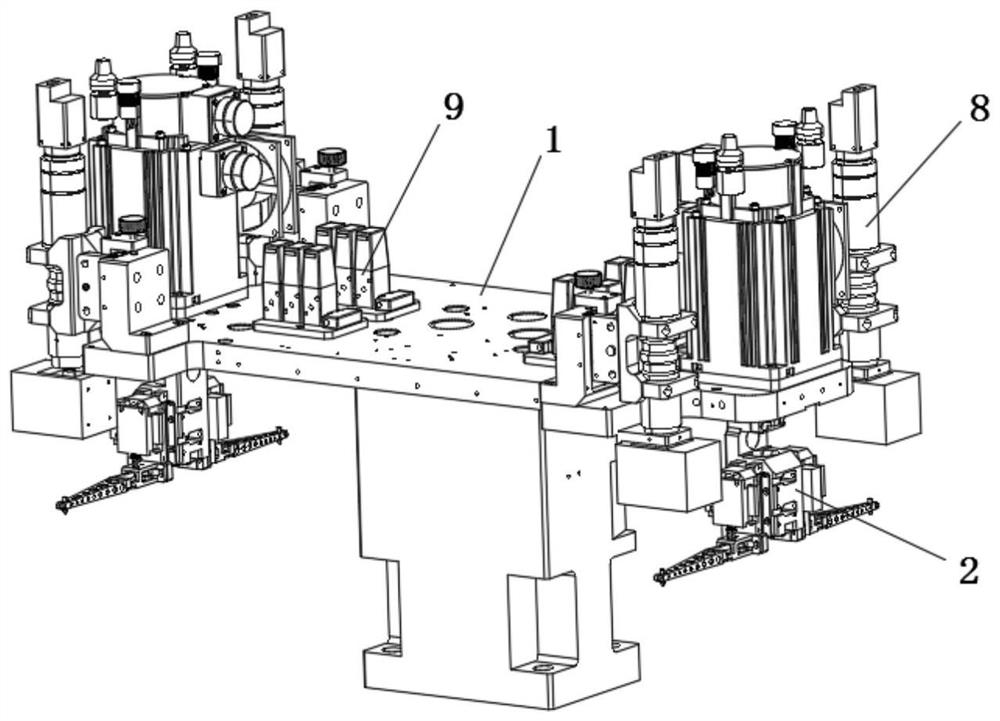 Pick-and-place structure, die bonding equipment and working method of die bonding equipment