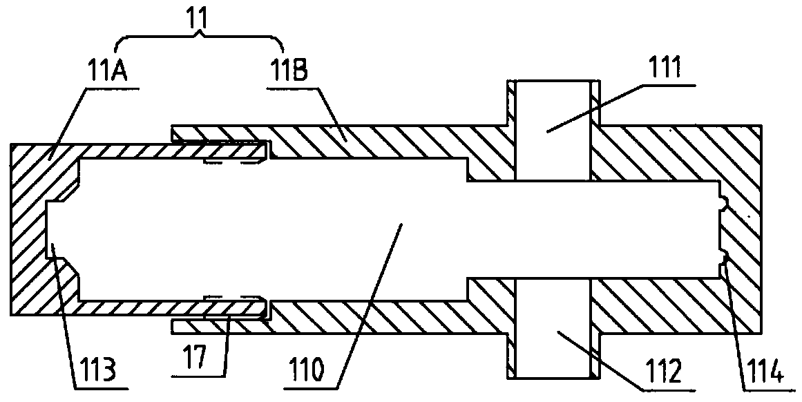 Water flow adjustment device and water heater