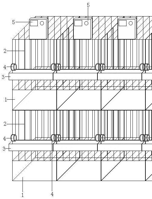 Automatic temperature measuring and calling facility for cage breeding chickens