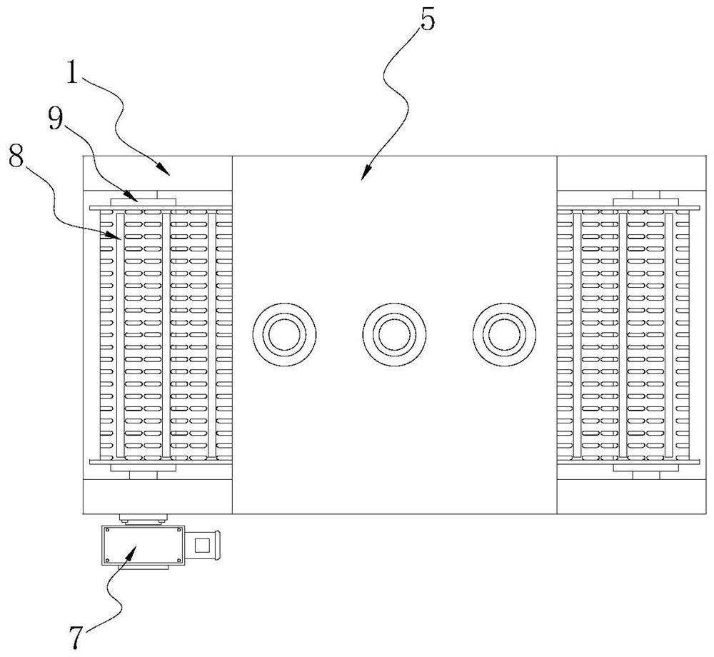 Cleaning device provided with water throwing function and used for landscape pruning