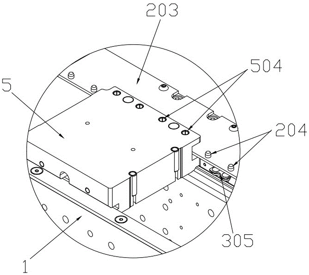 Precise positioning mechanism for driving tray