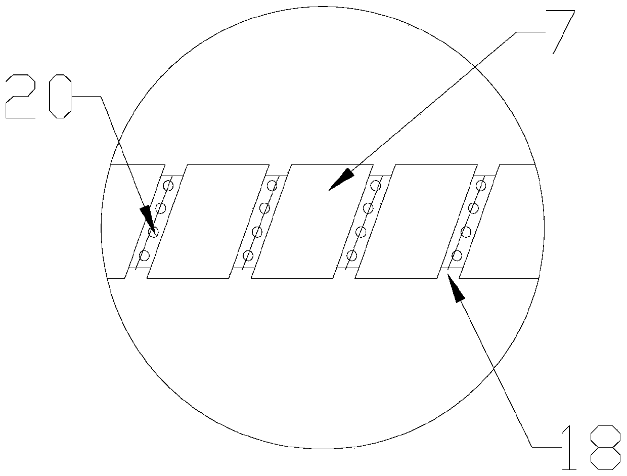 Tussah silk adhesion preventive carding device and carding method