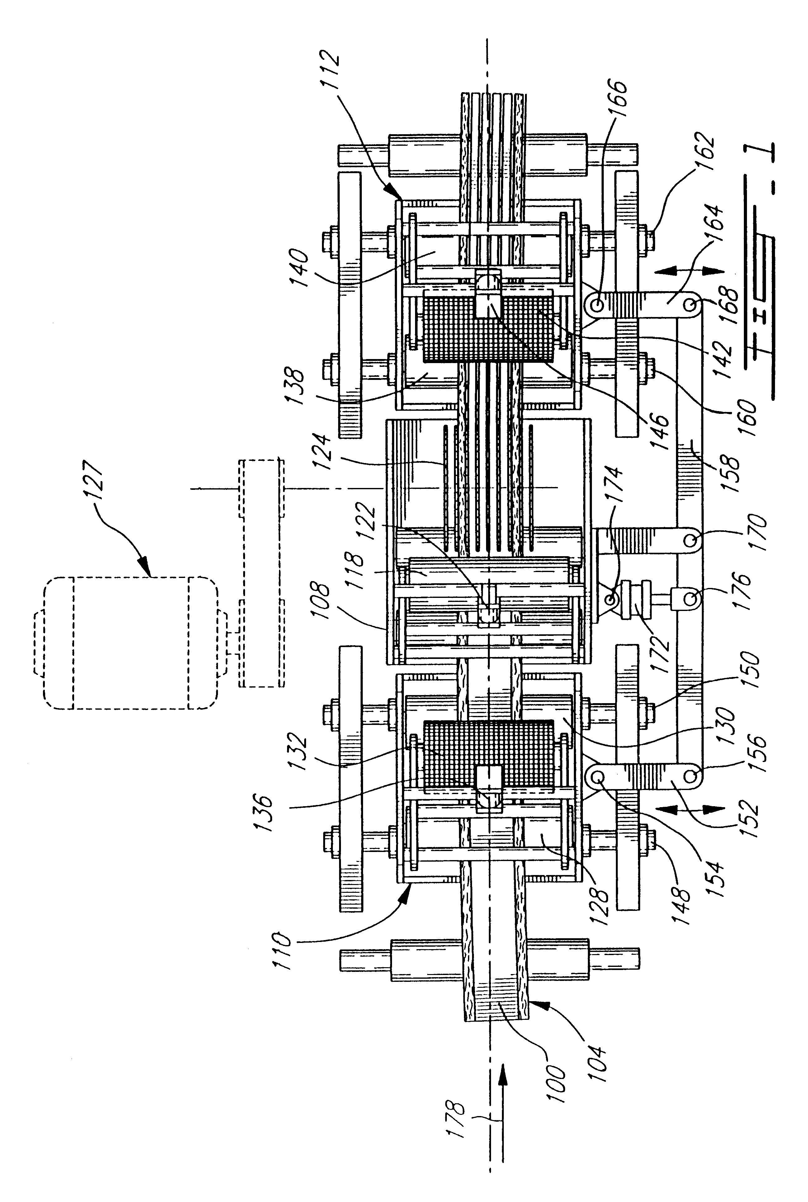 Apparatus for controlled curved sawing or cutting of two-faced cants