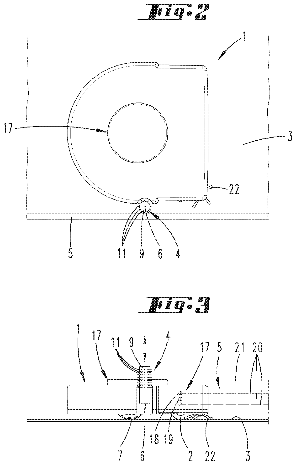 Self-propelled cleaning device