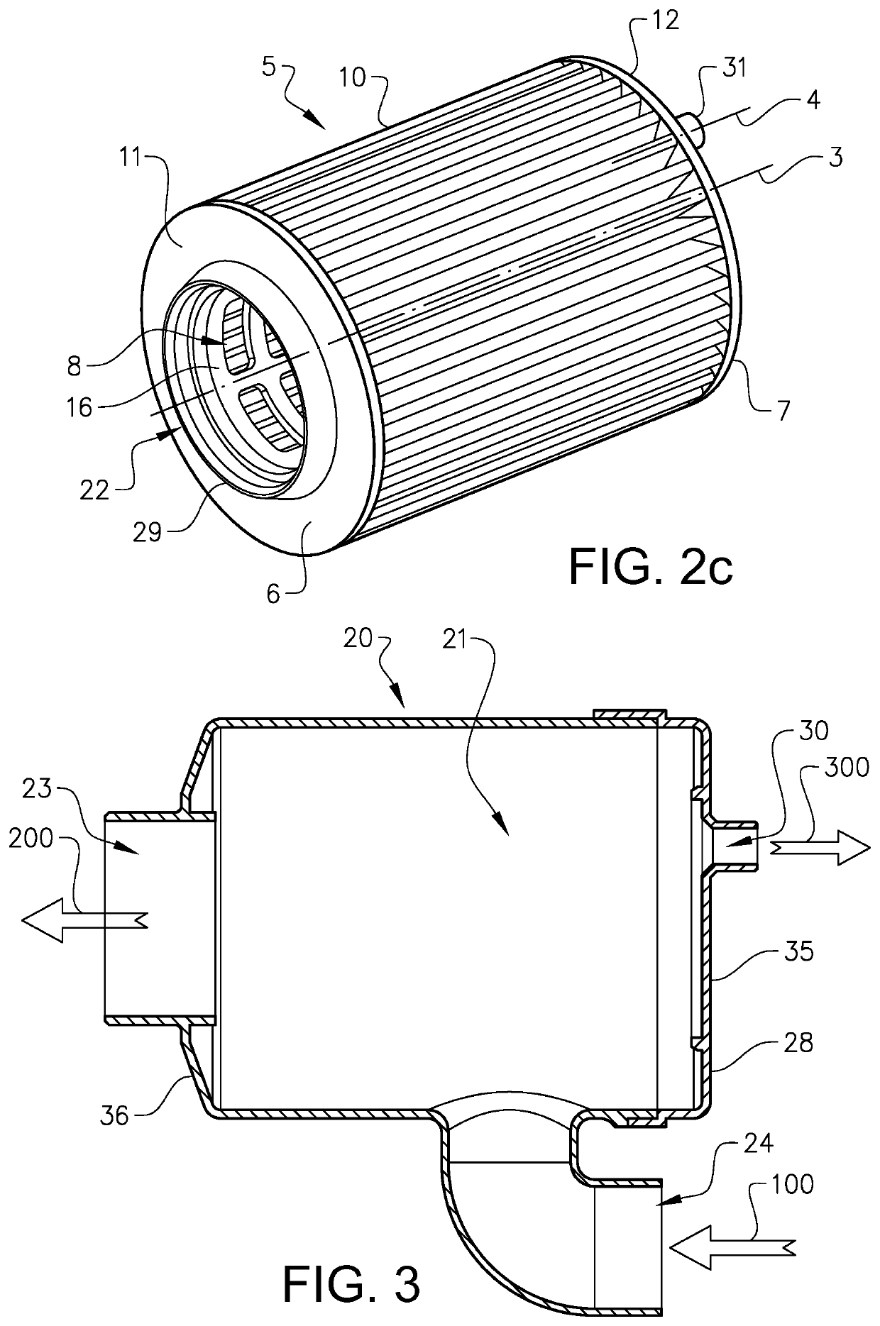 Filter element comprising two offset outlets in communication with filter inner space, as well| as corresponding housing