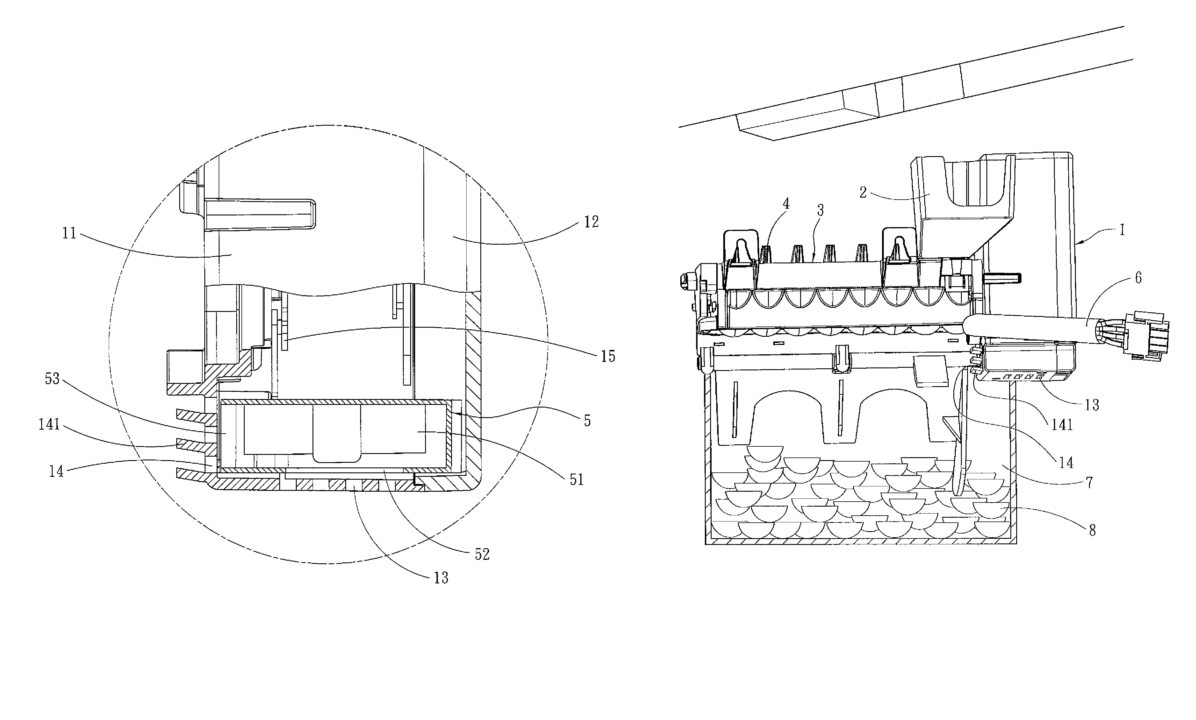 Ice maker equipped with a convection fan