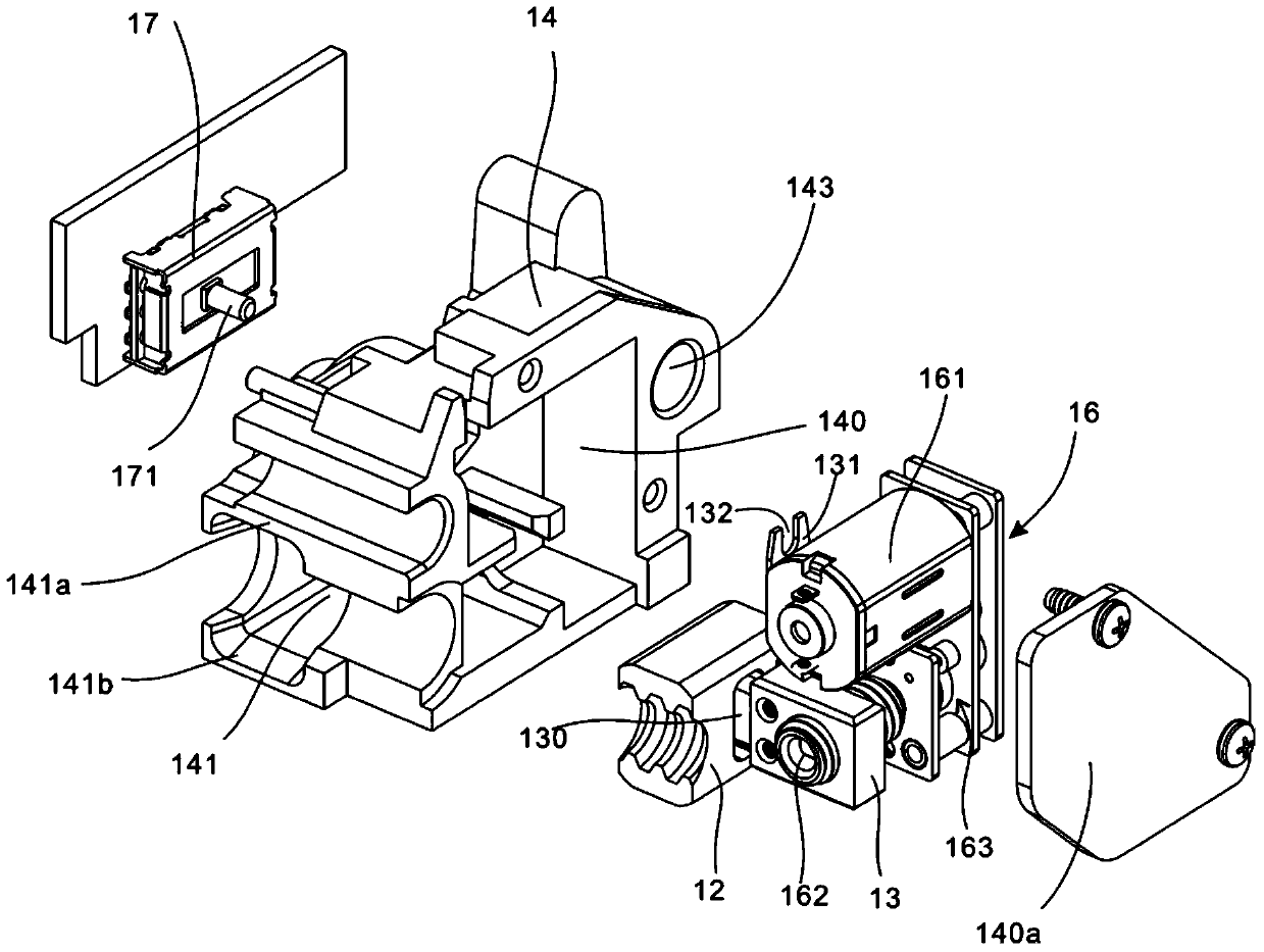 A syringe pump and its transmission device