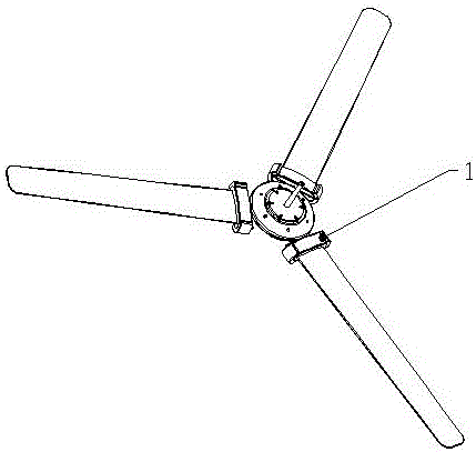 Ceiling fan cleaning device and automatic ceiling fan cleaning method