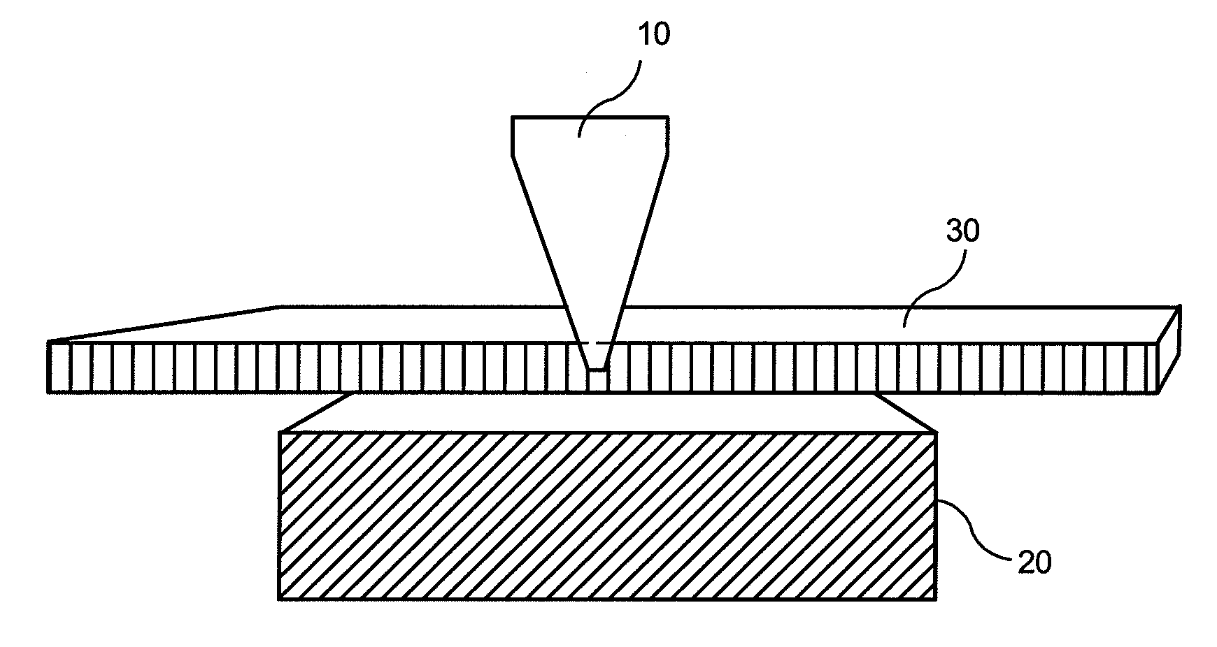 Formation of a fabric seam by ultrasonic gap welding of a flat woven fabric