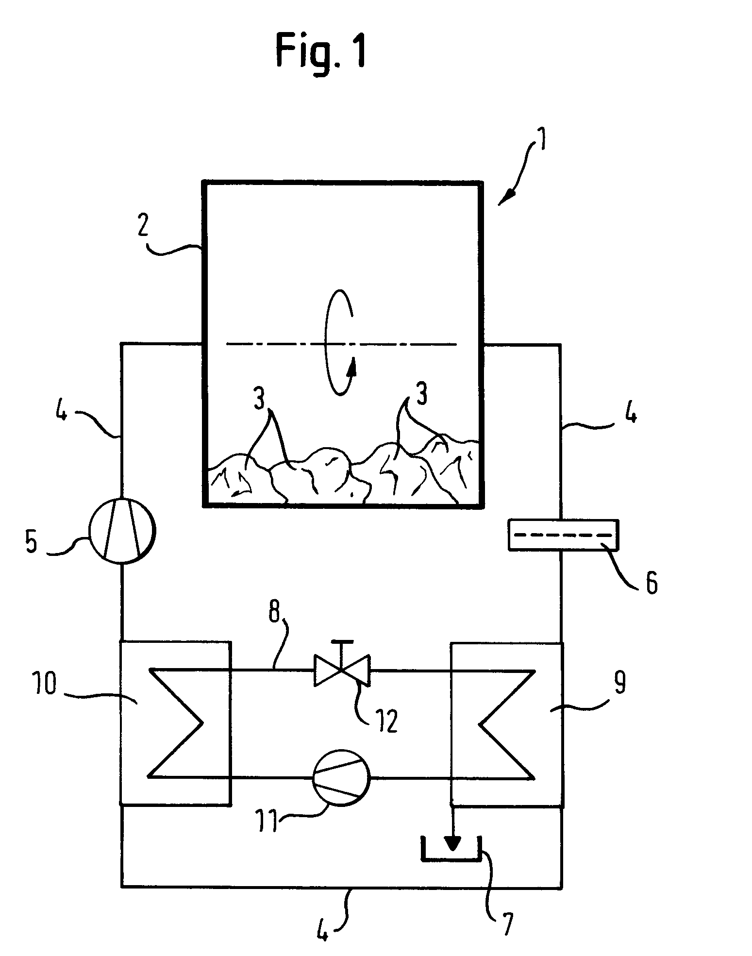 Household appliance containing a heat transfer fluid