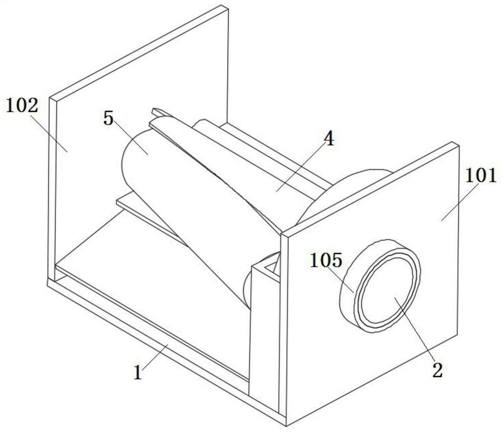 A crushing and recycling device for waste wood