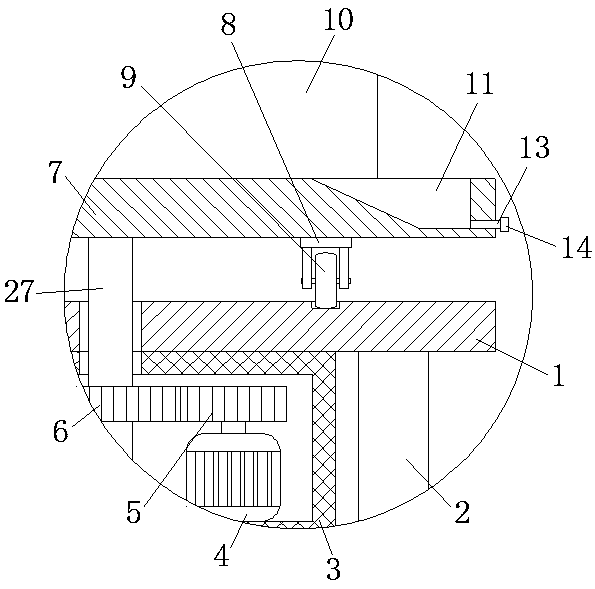 Automatic spraying device with uniform spraying