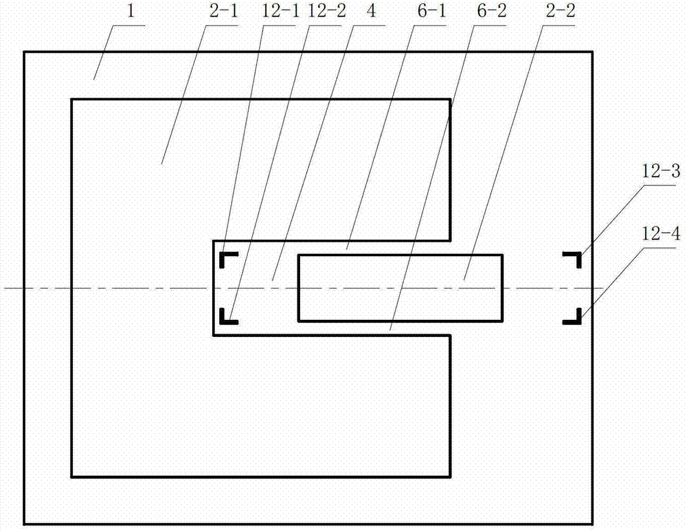 Quartz girder resonant mode micro-pressure sensor chip with silicon substrate single island structure