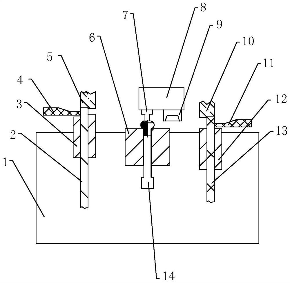 High-reliability rivet type electrical contact, forming equipment and forming method