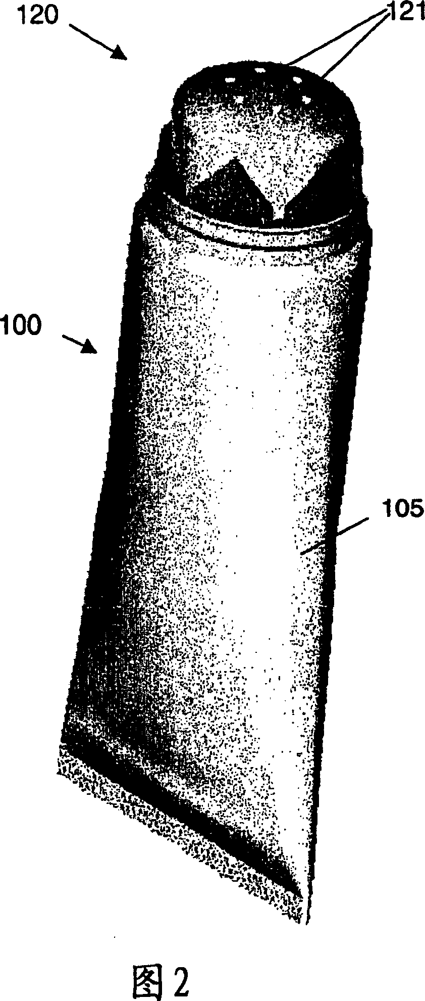 Dispenser for creamy products, comprising an axially sunk cap