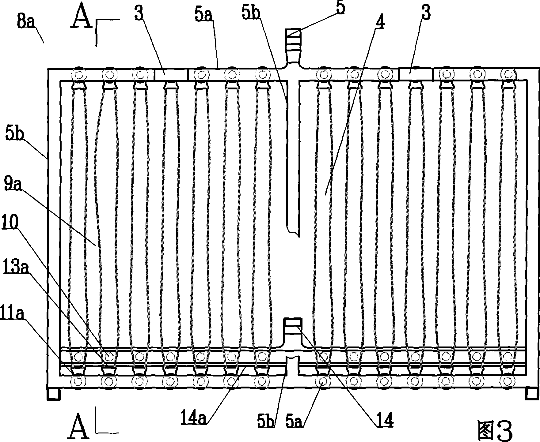 Water purifying device and system for hanging swinging type biochemical reactor