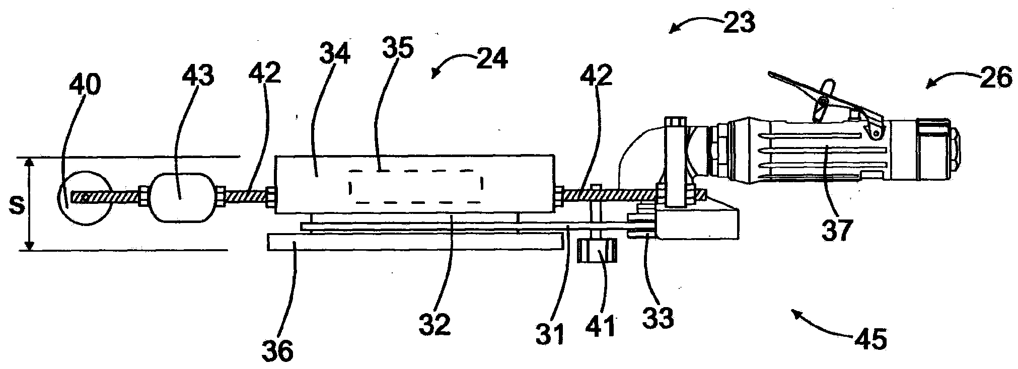 Device and method for conditioning the flow surface of the headbox of a fiber web machine