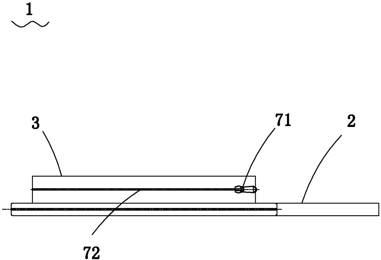 Dust collecting device and blowing and sucking machine with same