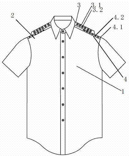 Clothing provided with telescopic shoulders and having good heat-insulating effect