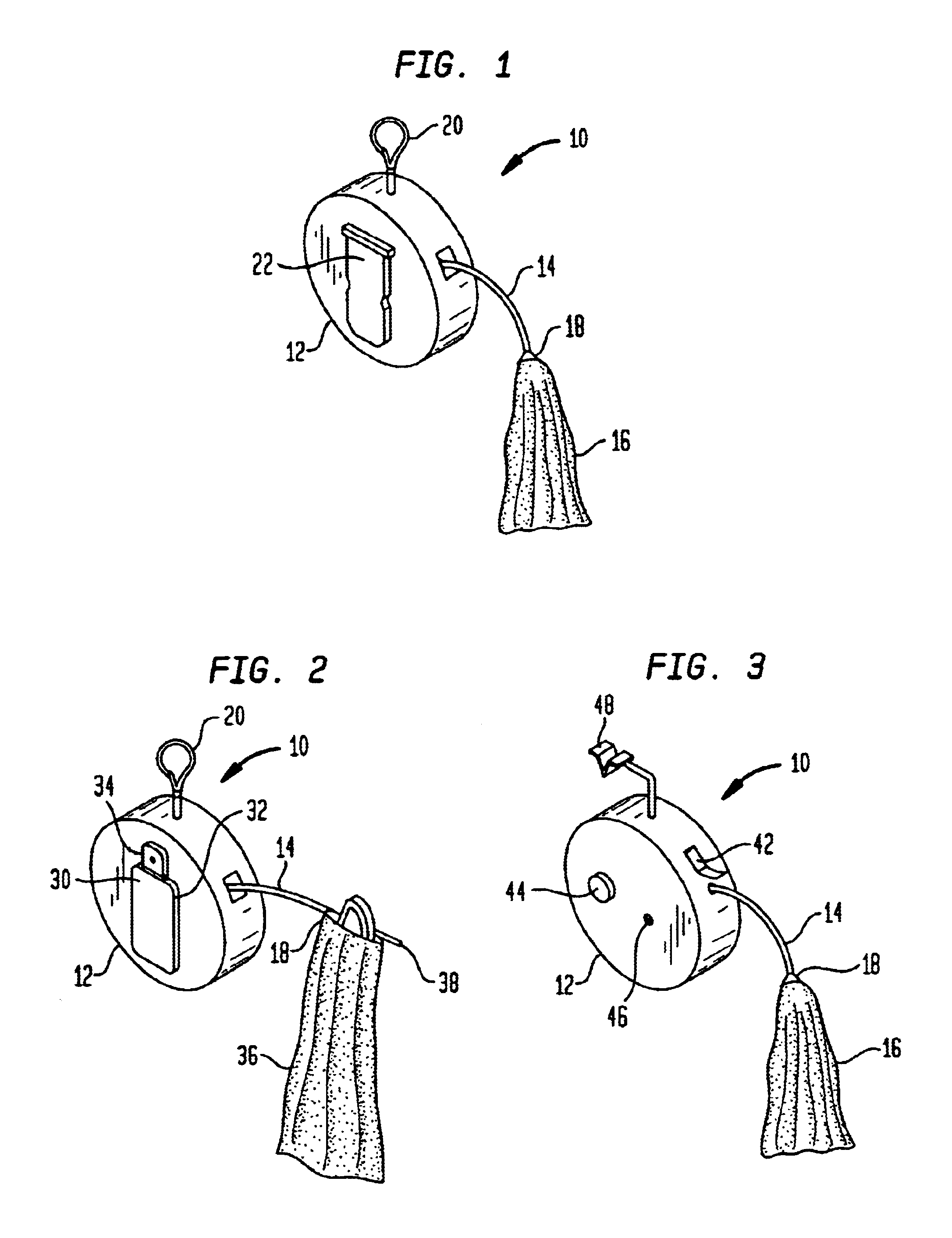 Eyewear cleaning device