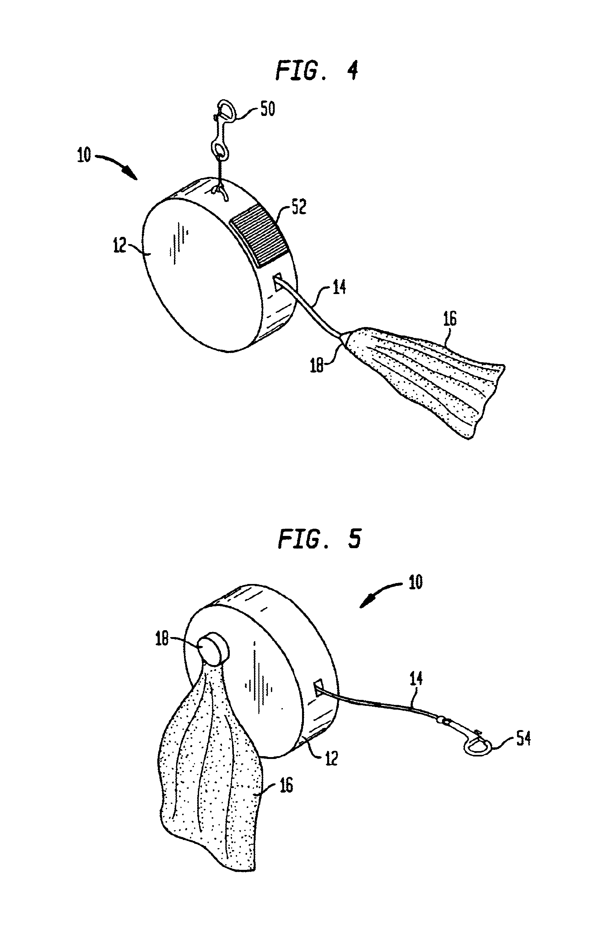 Eyewear cleaning device