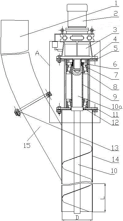 Spiral conveying type septic tank cleaning device and septic tank cleaning method