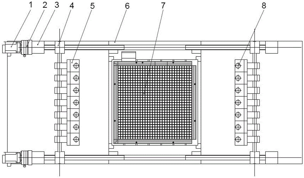 Flexible expansion shaping device for curved parts