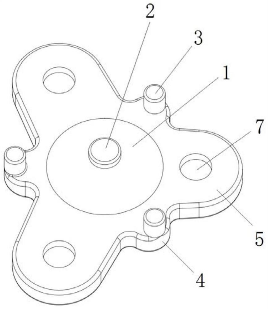 Triangular support and powder metallurgy brake pad with triangular support