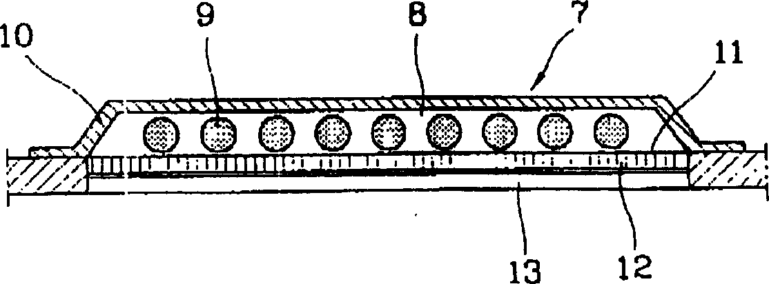 Microwave device including grid mesh part