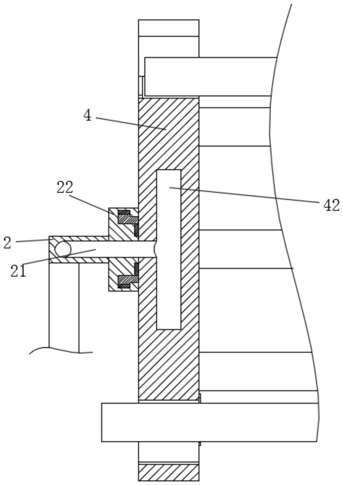 Feeding and discharging device for wood lathe