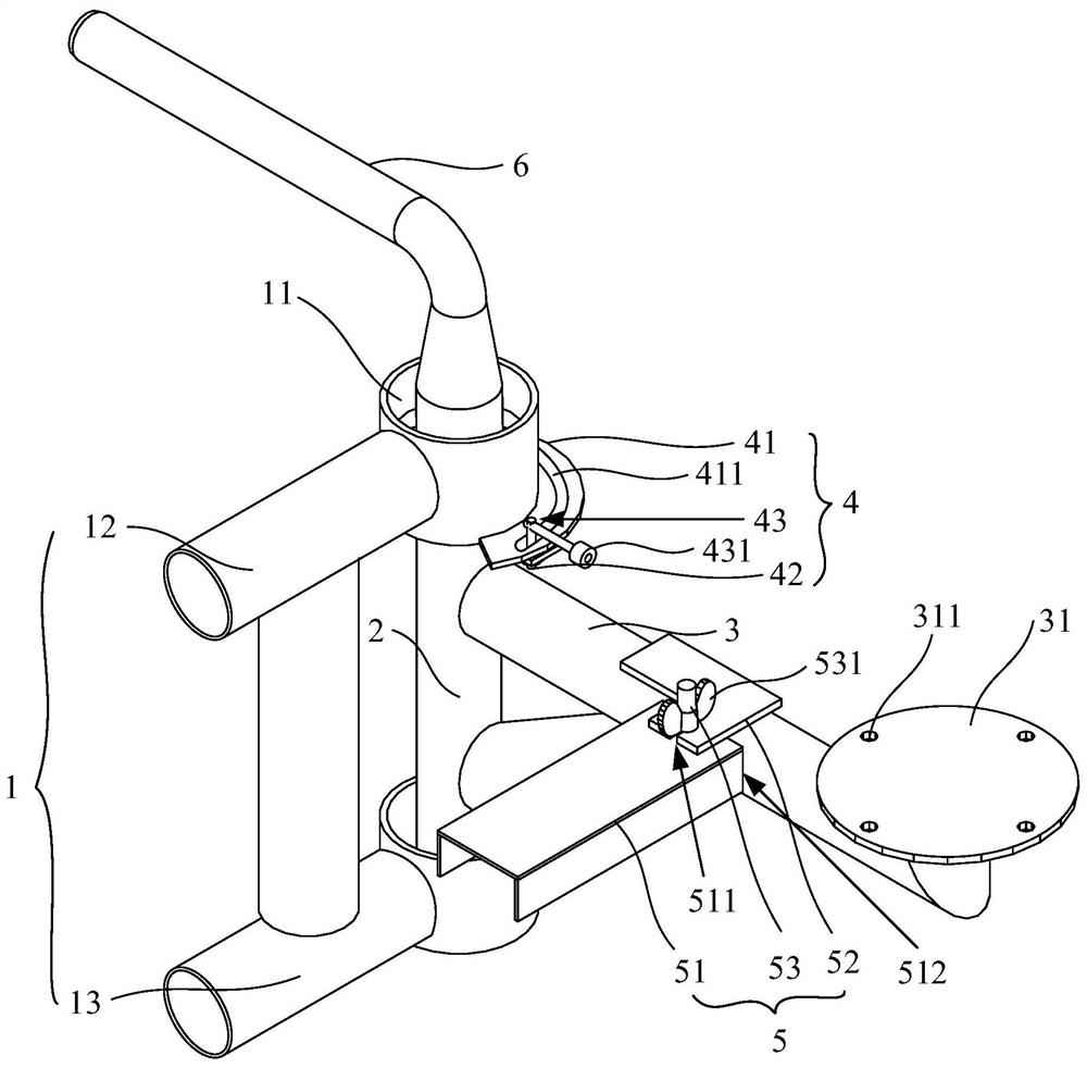 Lamp support and ship comprising same