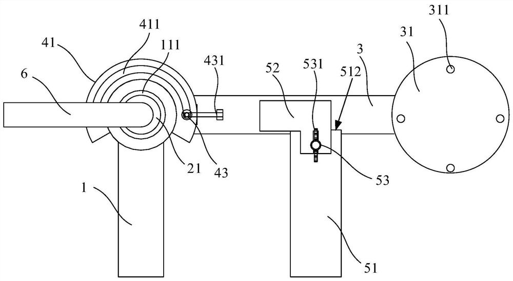 Lamp support and ship comprising same