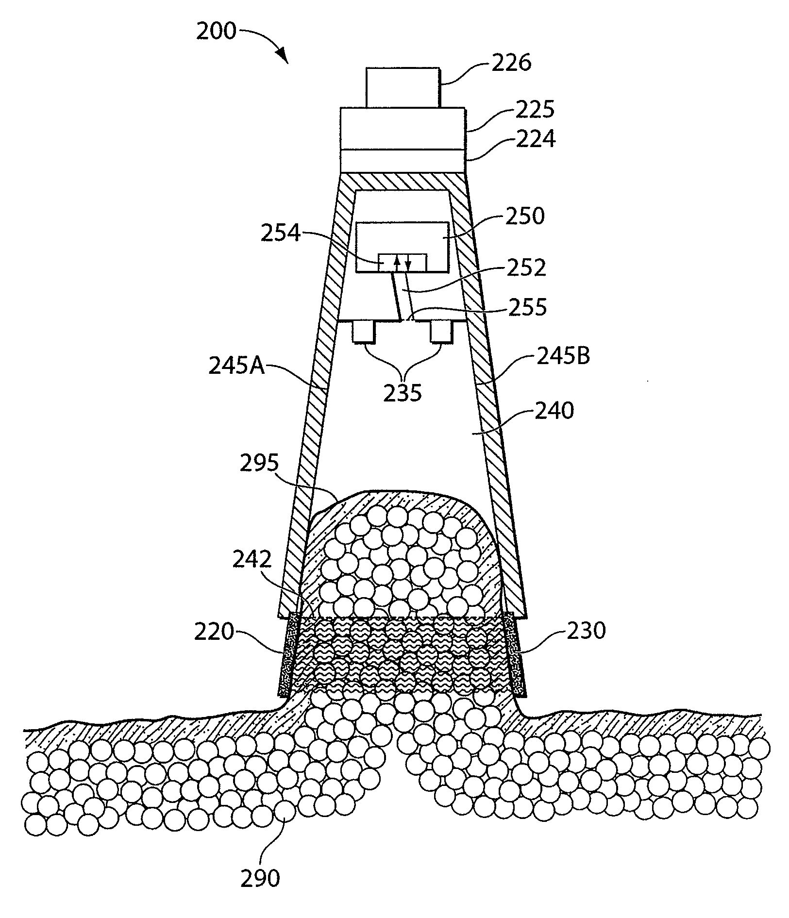 Apparatus, tip and method for treating tissue